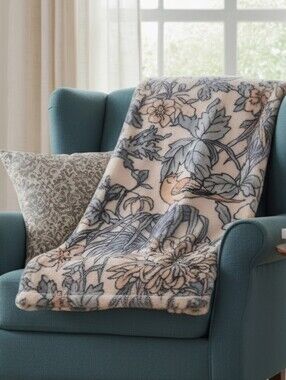 Gorgeous Bird & Floral Print 60"×70" Throw Blanket NWT